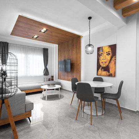 شقة Wood N White, Nilie Hospitality Mgmt سالونيك المظهر الخارجي الصورة